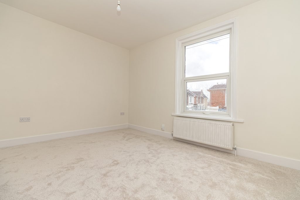 2 bedroom house Sold STC, Catisfield Road, Southsea, PO4 – photo 11
