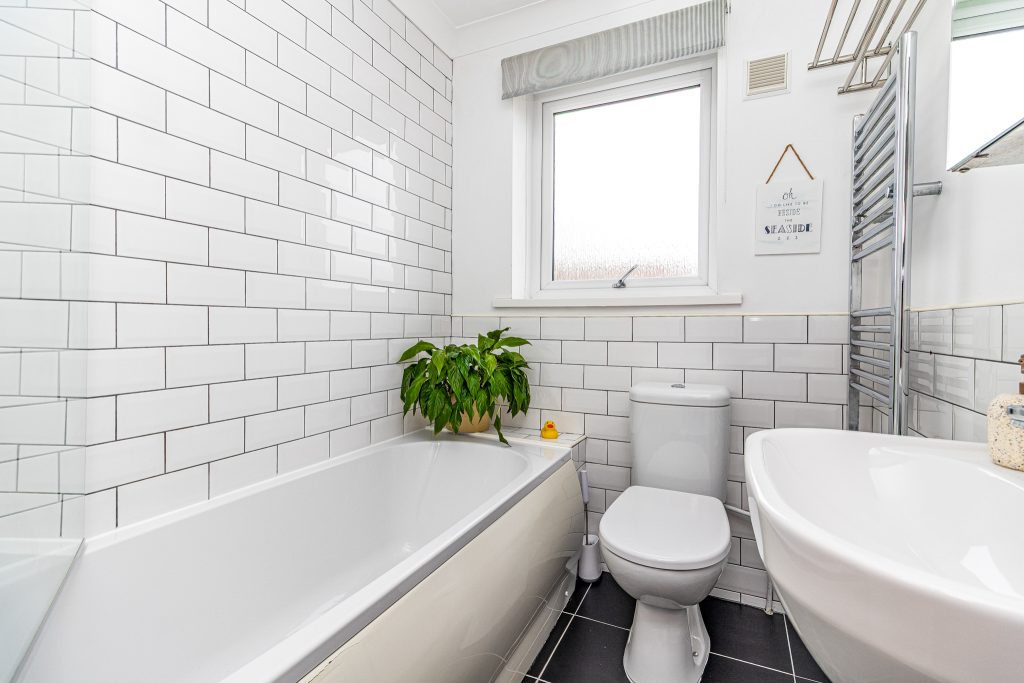 2 bedroom house Sold STC, Priory Road, Southsea, PO4 – photo 8