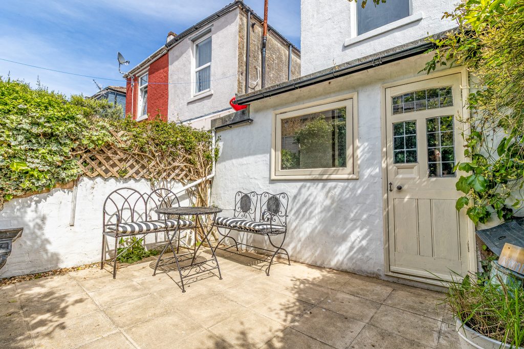 3 bedroom house Sold STC, Frensham Road, Southsea, PO4 – photo 13