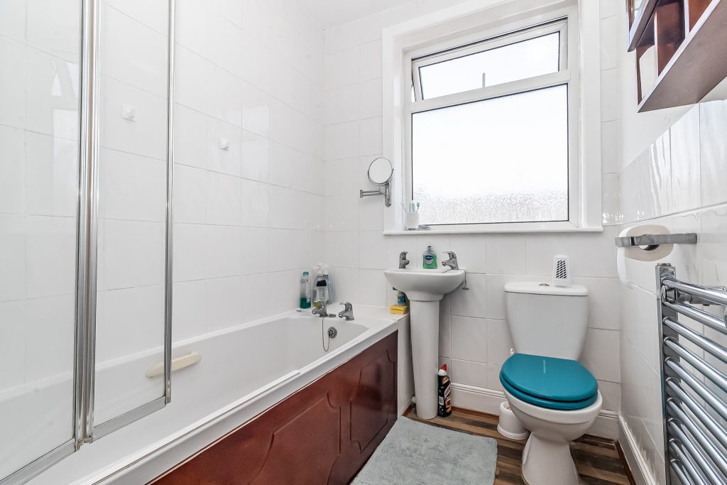 2 bedroom house Sold STC, Sutherland Road, Southsea, PO4 – photo 12