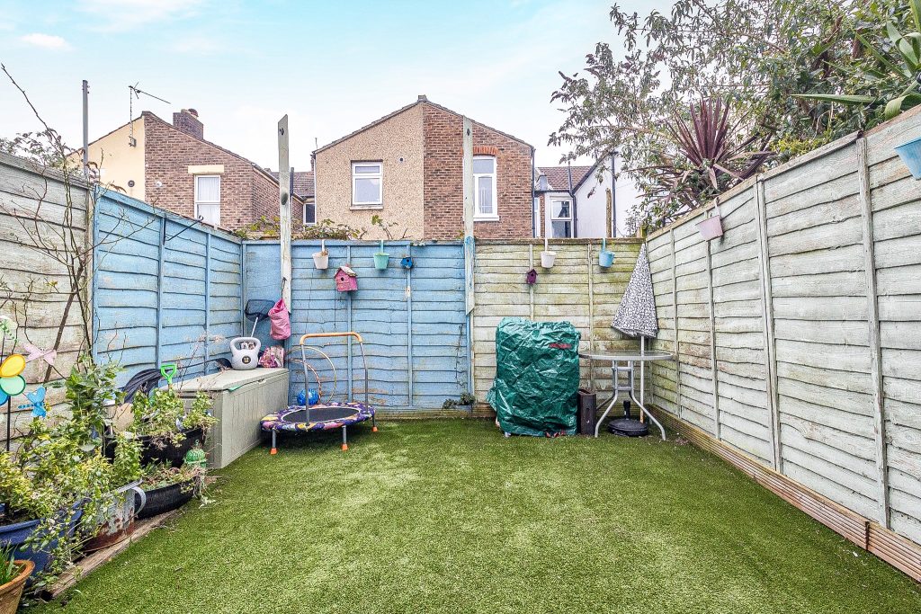 2 bedroom house Sold STC, Eastfield Road, Southsea, PO4 – photo 14