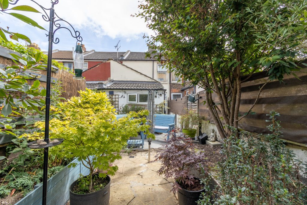 2 bedroom house Sold STC, Frogmore Road, Southsea, PO4 – photo 12