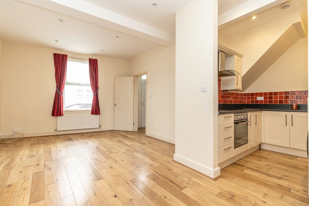 2 bedroom house for sale, Francis Avenue, Southsea, PO4 – photo 2