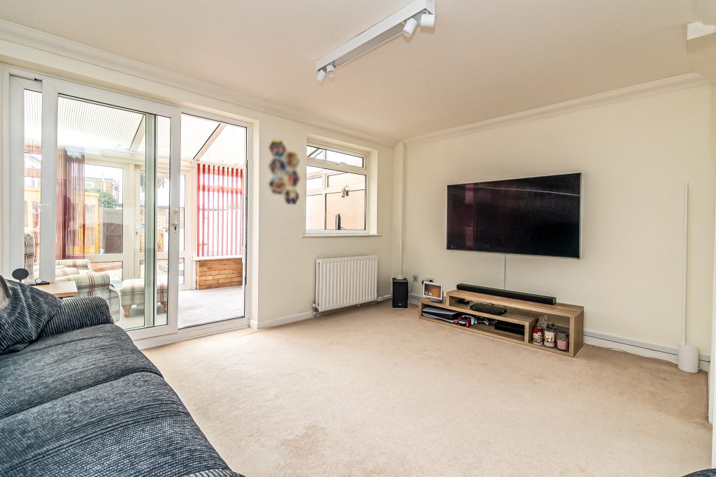 3 bedroom house Sold STC, Meryl Road, Southsea, PO4 – photo 2