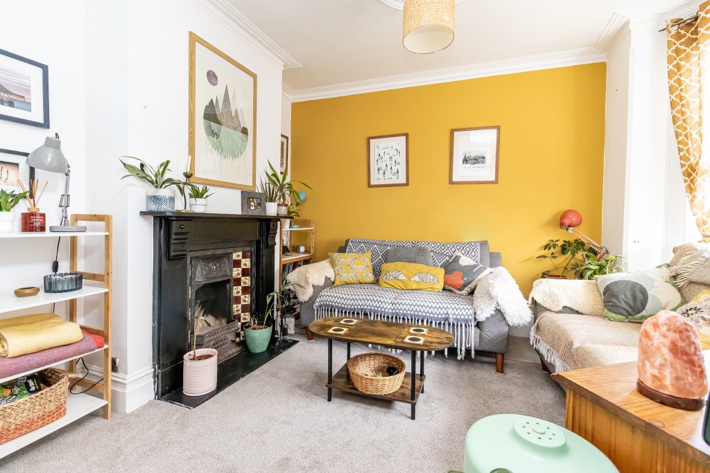 2 bedroom house Sold STC, Eastfield Road, Southsea, PO4 – photo 2