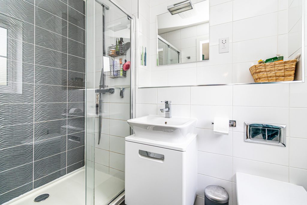 3 bedroom house Sold STC, Gleave Close, Southsea, PO4 – photo 31
