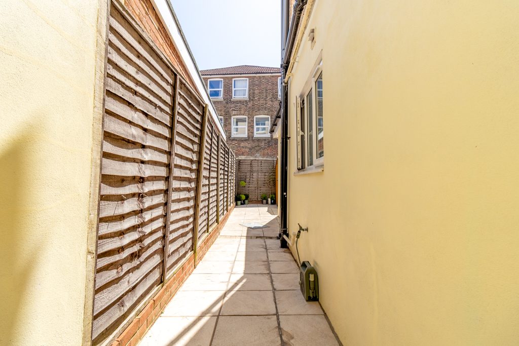 4 bedroom house for sale, Granada Road, Southsea, PO4 – photo 21