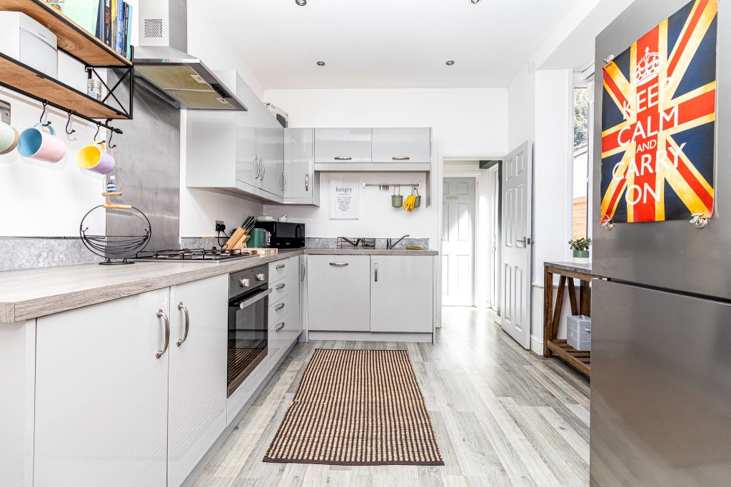 2 bedroom house Sold STC, Westfield Road, Southsea, PO4 – photo 3