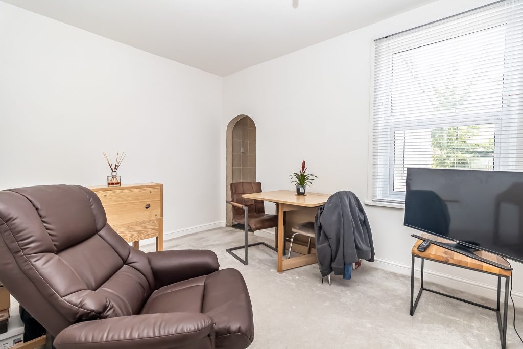2 bedroom house Sold STC, Sutherland Road, Southsea, PO4 – photo 3