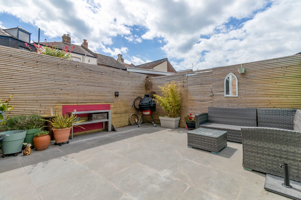 2 bedroom house Sold STC, Cromwell Road, Southsea, PO4 – photo 12