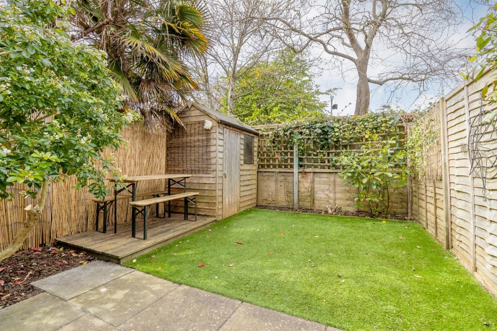 3 bedroom house Sold STC, Winter Road, Southsea, PO4 – photo 32