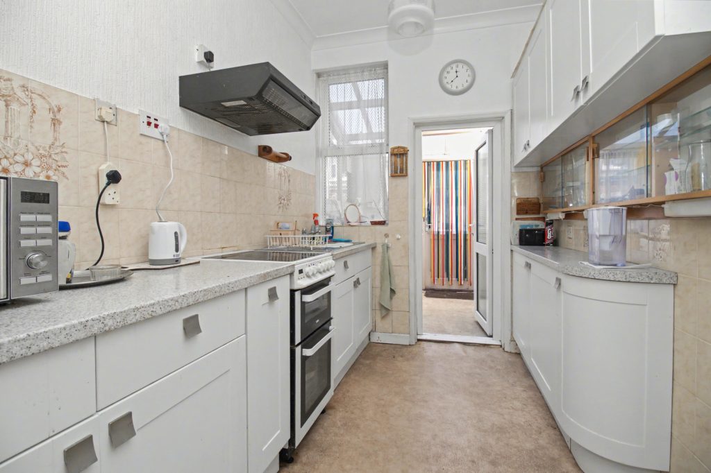 3 bedroom house Sold STC, Frensham Road, Southsea, PO4 – photo 4