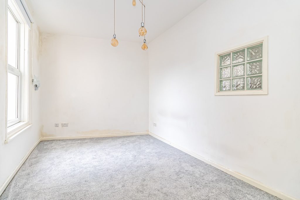 1 bedroom property for sale, Clarendon Road, Sheraton Gate, PO4 – photo 4