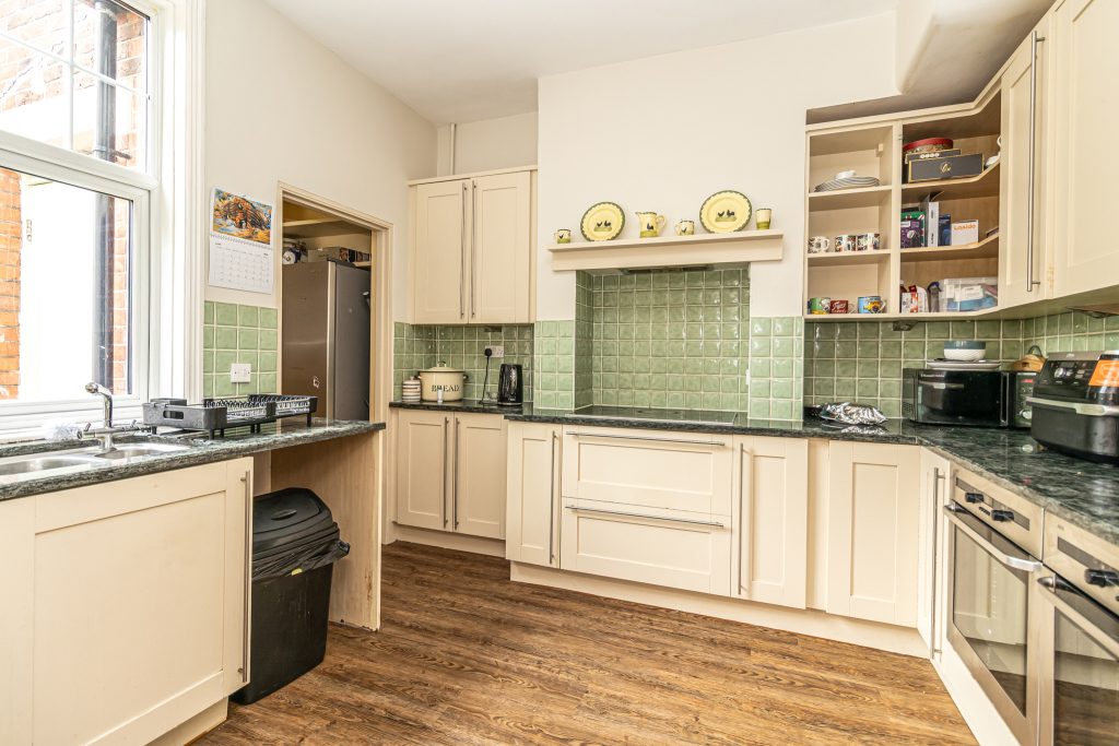 4 bedroom house for sale, Brading Avenue, Southsea, PO4 – photo 13