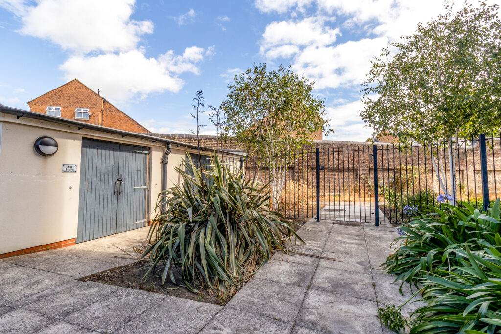 2 bedroom property for sale, Union Road, Finchdean Gardens Union Road, PO3 – photo 18