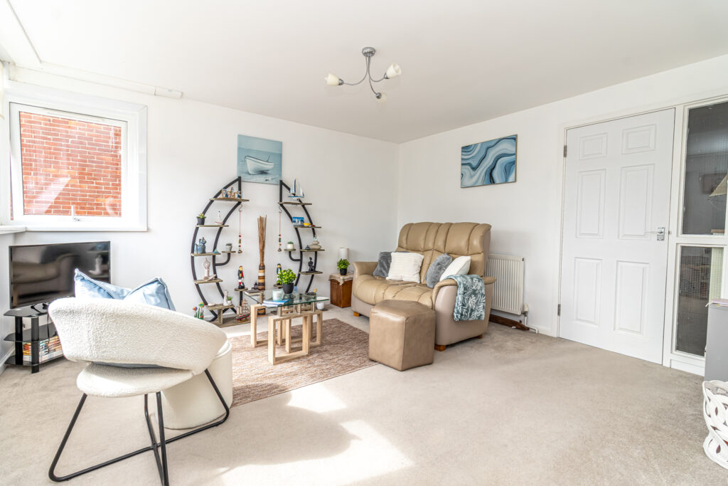 2 bedroom flat for sale, Eastern Parade, Gannet House, PO4 – photo 9