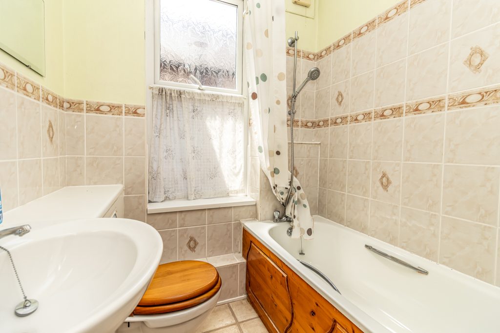 4 bedroom house Sold STC, St. Peters Grove, Southsea, PO5 – photo 6