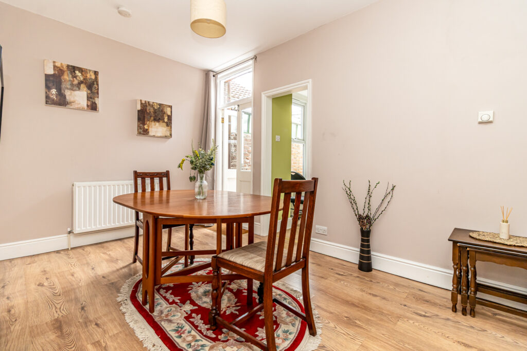2 bedroom house for sale, Carisbrooke Road, Southsea, PO4 – photo 3