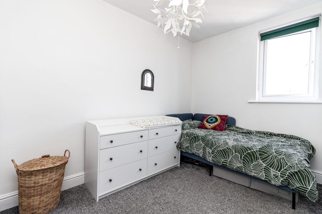 2 bedroom house Sold STC, Methuen Road, Southsea, PO4 – photo 9