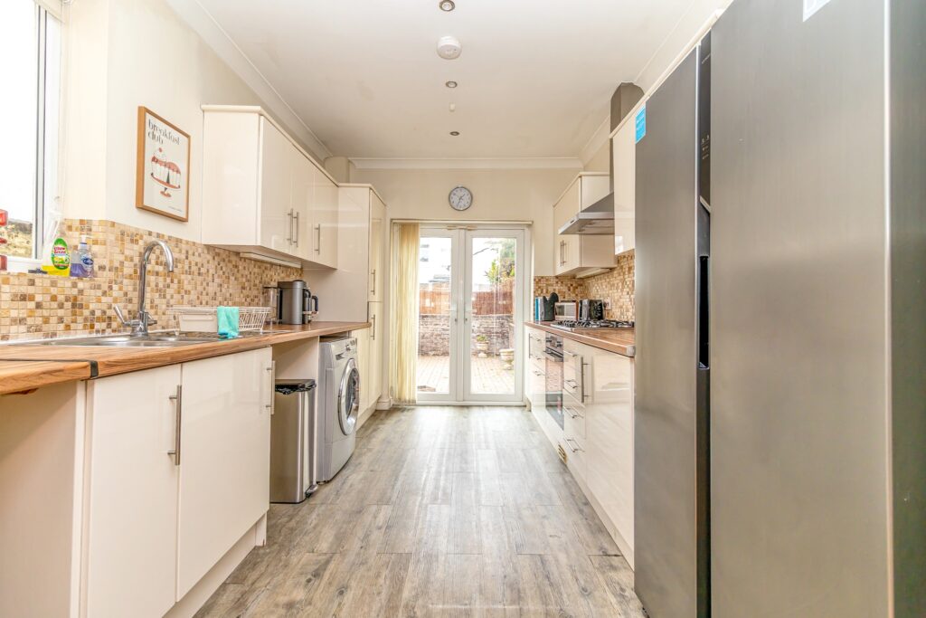 3 bedroom house Sold STC, Westfield Road, Southsea, PO4 – photo 4