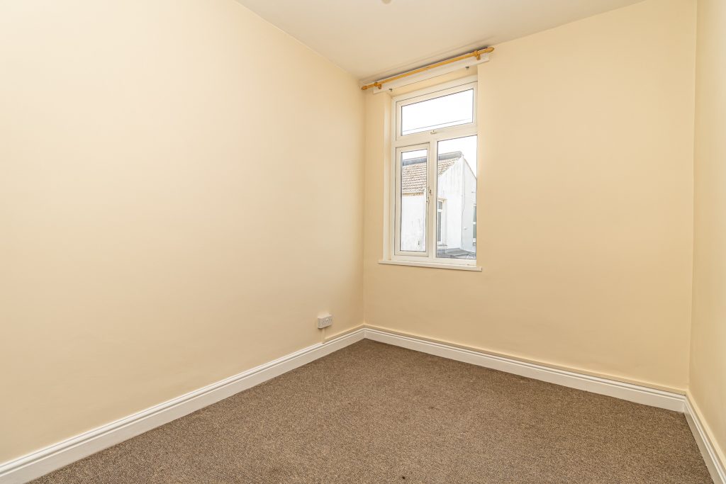 3 bedroom house Sold STC, Prince Albert Road, Southsea, PO4 – photo 10