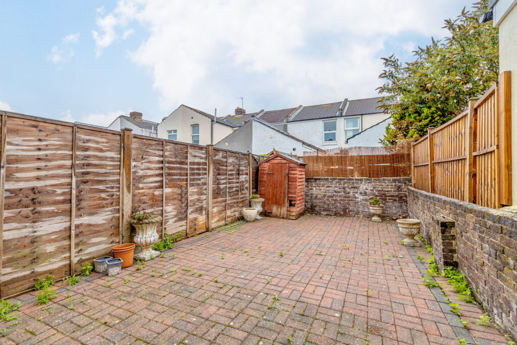 3 bedroom house Sold STC, Westfield Road, Southsea, PO4 – photo 22