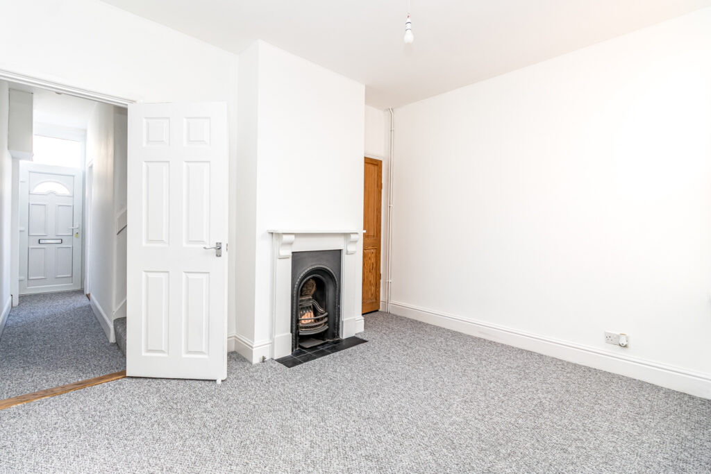 2 bedroom house for sale, Londesborough Road, Southsea, PO4 – photo 3