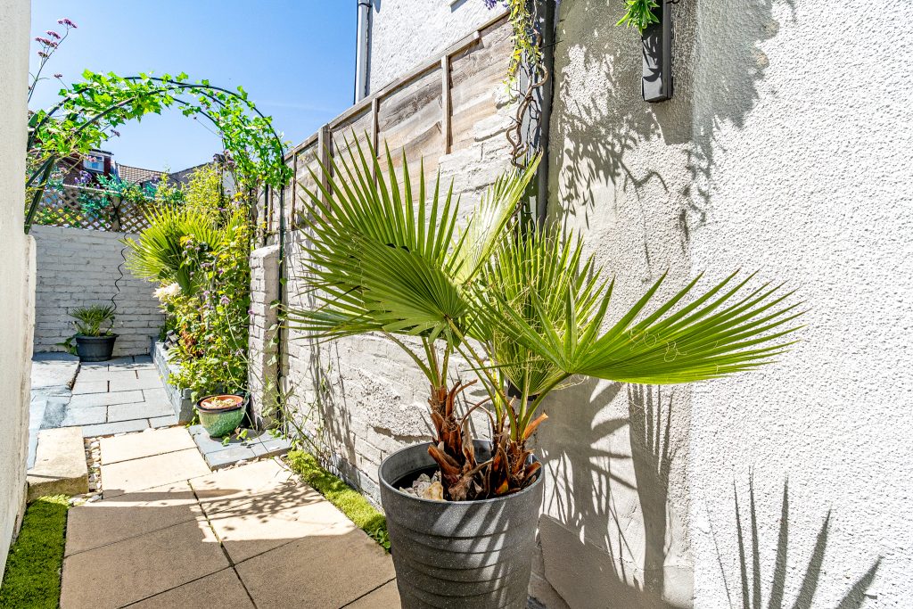 2 bedroom house Sold STC, Trevor Road, Southsea, PO4 – photo 9