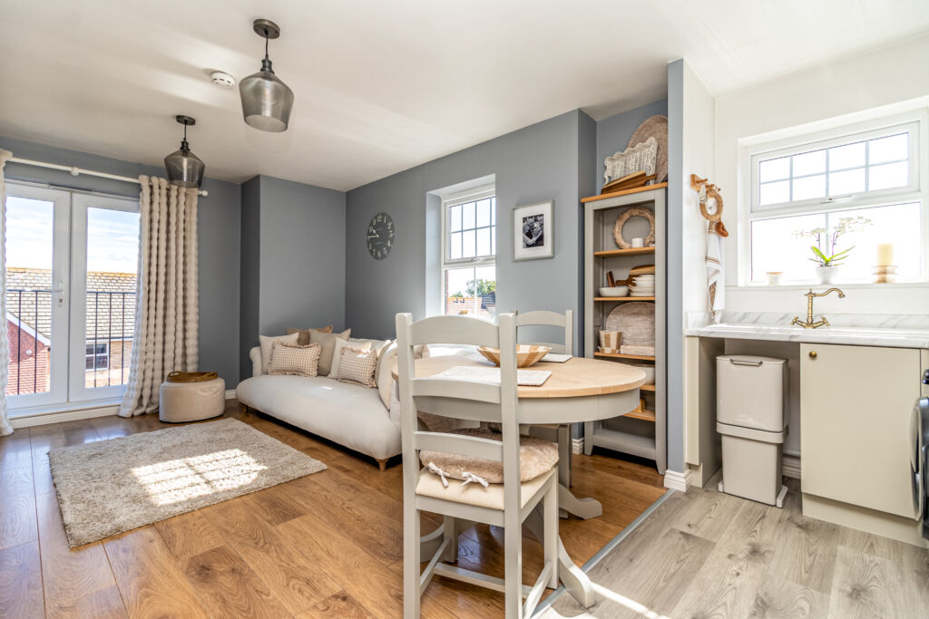 2 bedroom property for sale, East Shore Way, Portsmouth, PO3 – photo 7