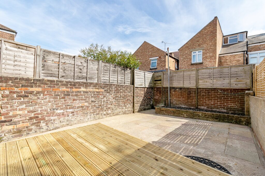 3 bedroom house Sold STC, Grayshott Road, Southsea, PO4 – photo 3