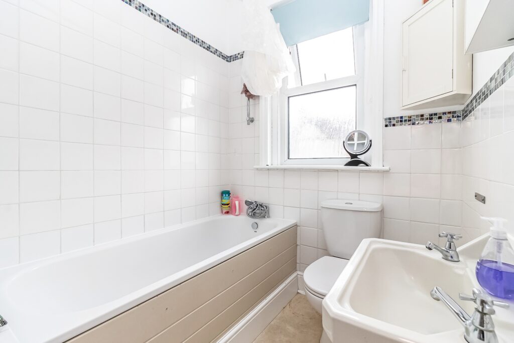4 bedroom house for sale, Heyshott Road, Southsea, PO4 – photo 22