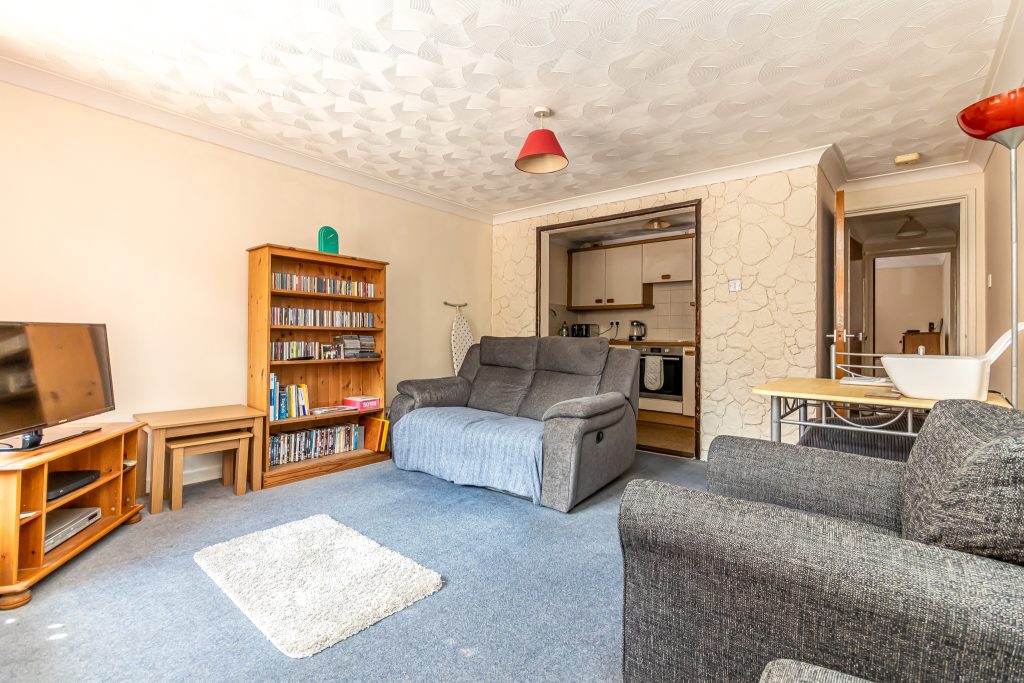 1 bedroom property Sold STC, Warren Avenue, Southsea, PO4 – photo 2