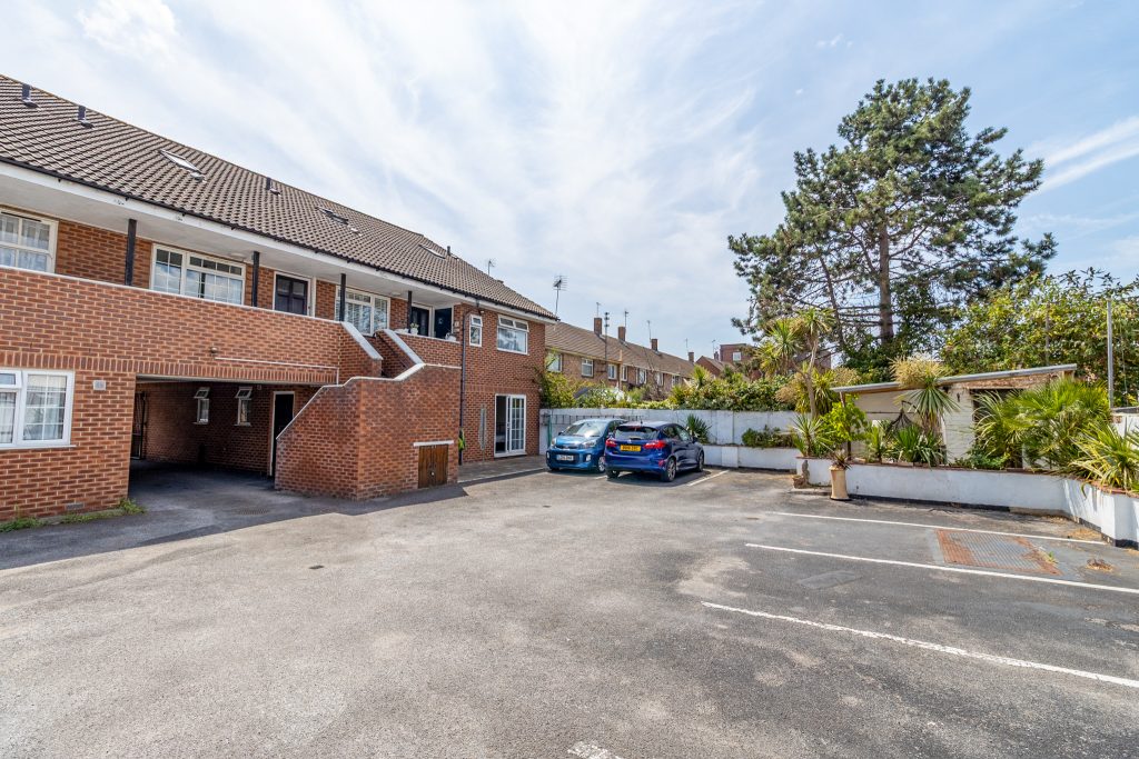 1 bedroom property Sold STC, Warren Avenue, Southsea, PO4 – photo 11