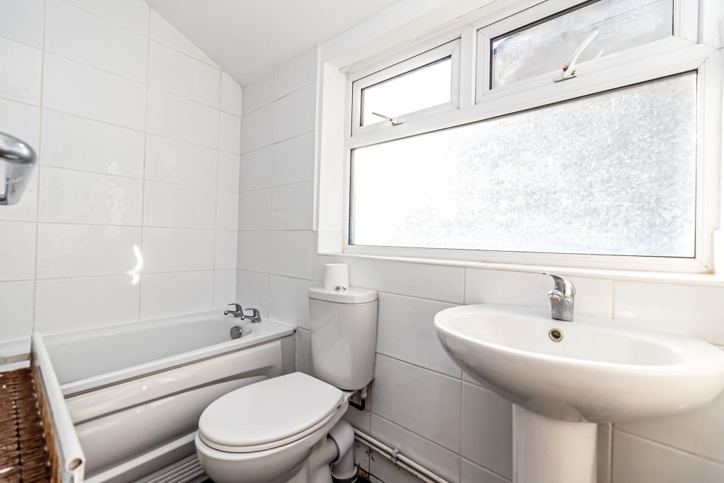 2 bedroom house Sold STC, Jessie Road, Southsea, PO4 – photo 10