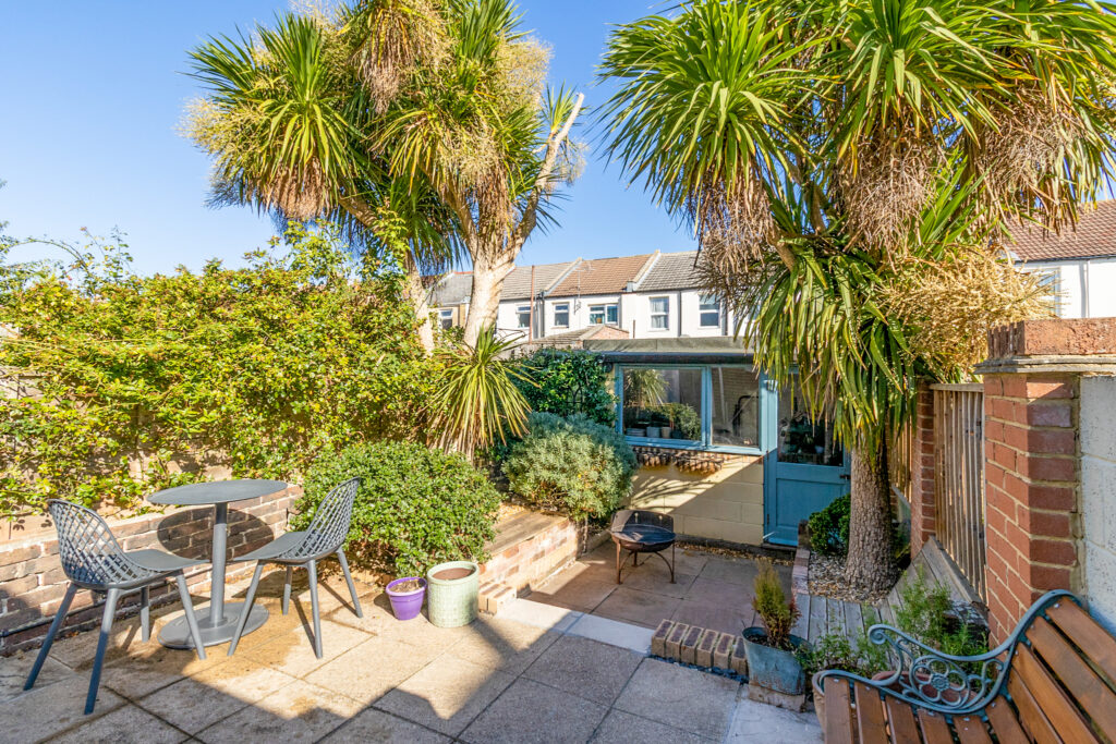 2 bedroom house for sale, Reginald Road, Southsea, PO4 – photo 2