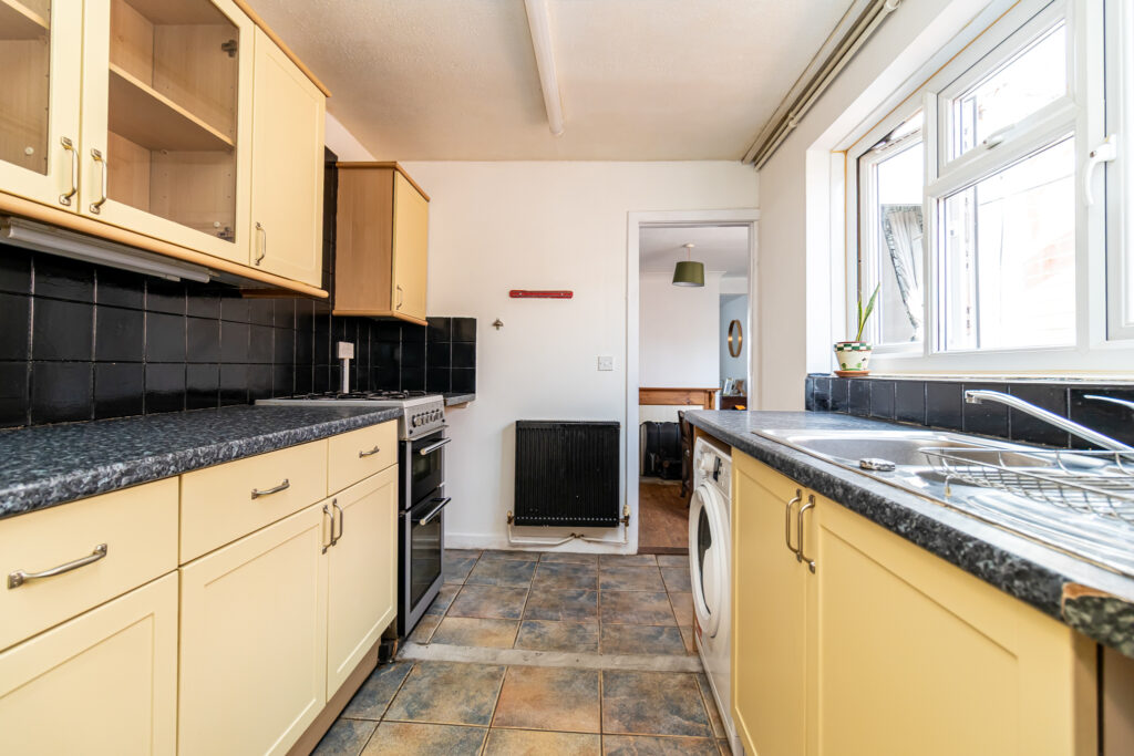 2 bedroom house Sold STC, Worsley Street, Southsea, PO4 – photo 5