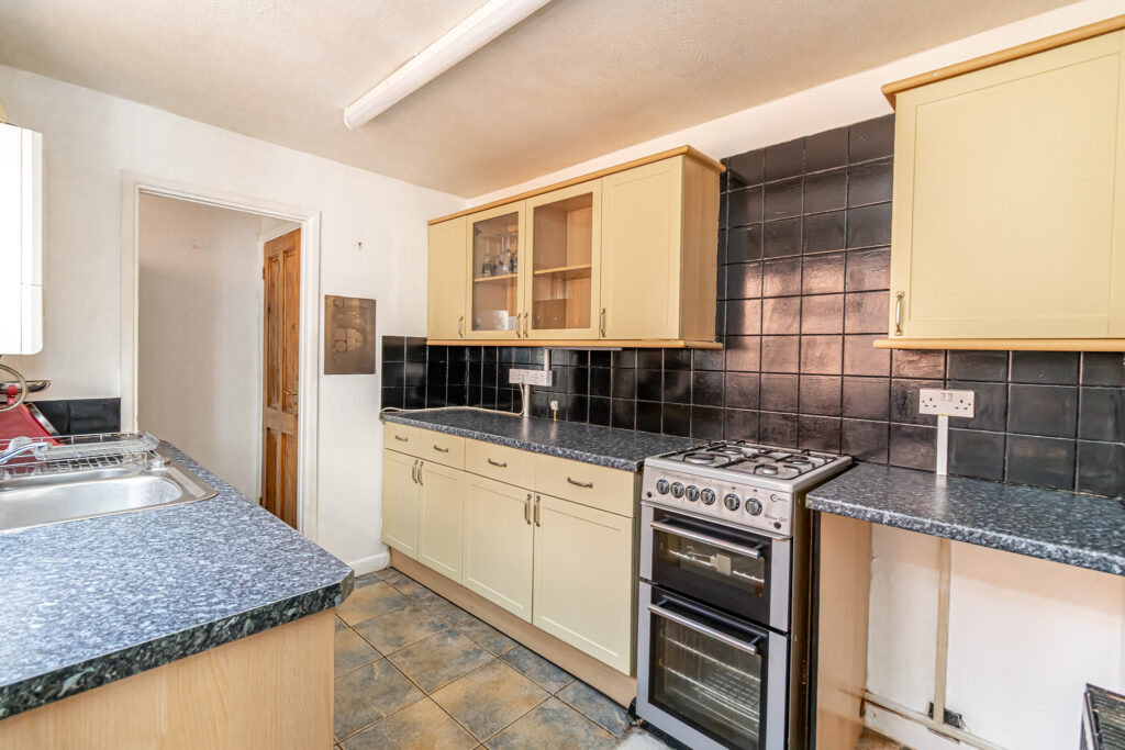 2 bedroom house Sold STC, Worsley Street, Southsea, PO4 – photo 6