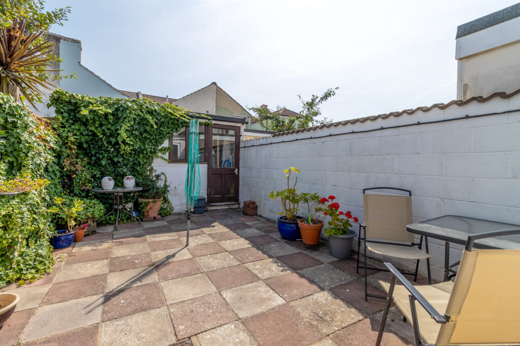 2 bedroom house Sold STC, Worsley Street, Southsea, PO4 – photo 9