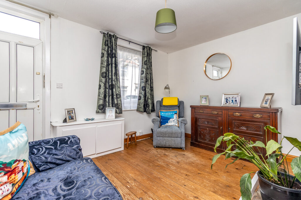 2 bedroom house Sold STC, Worsley Street, Southsea, PO4 – photo 17