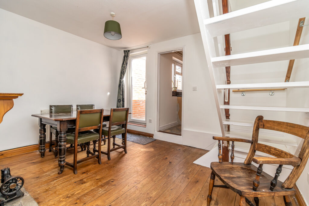 2 bedroom house Sold STC, Worsley Street, Southsea, PO4 – photo 4