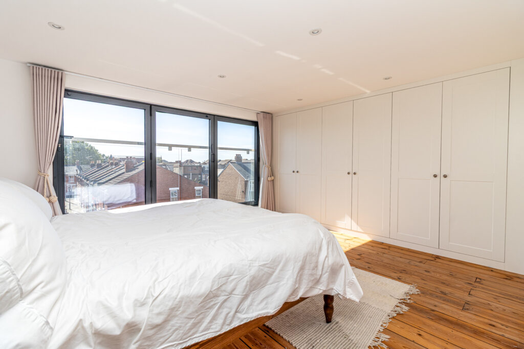 4 bedroom house Sold STC, Hunter Road, Southsea, PO4 – photo 12