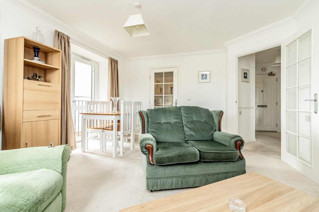 1 bedroom property Sold STC, Alverstone Road, Southsea, PO4 – photo 7