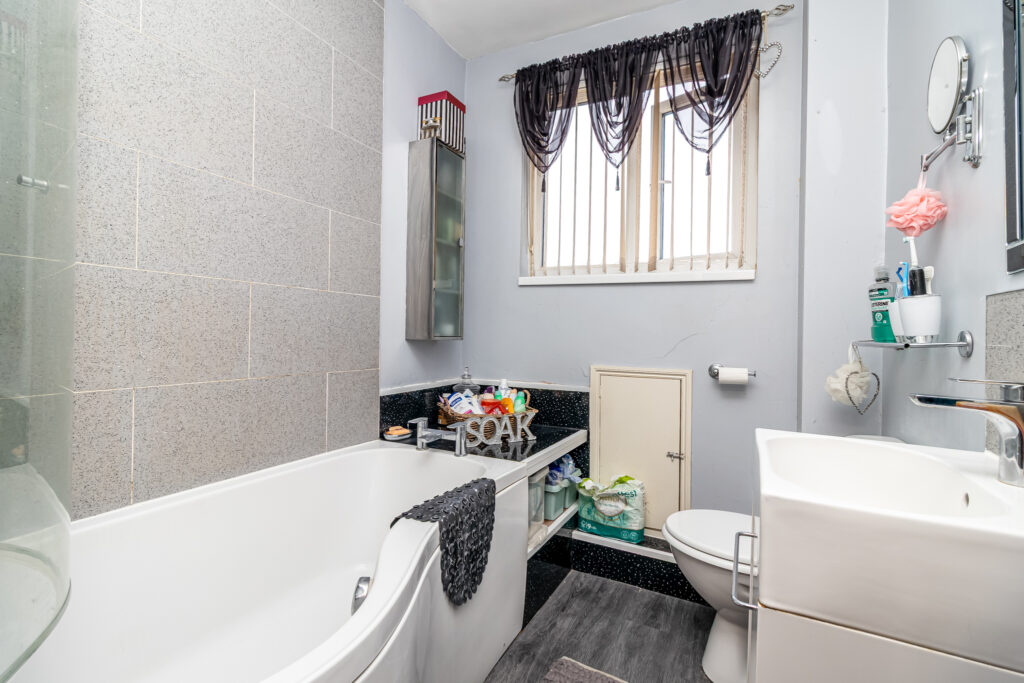 3 bedroom house for sale, Hawthorn Crescent, Cosham, PO6 – photo 10