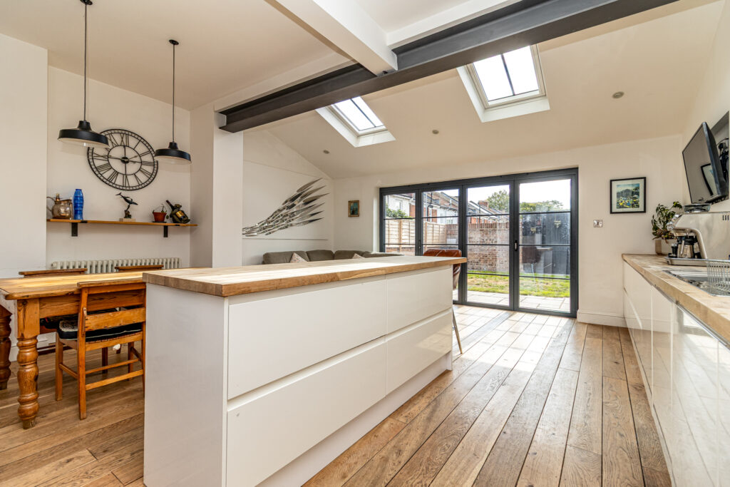 4 bedroom house Sold STC, Hunter Road, Southsea, PO4 – photo 32