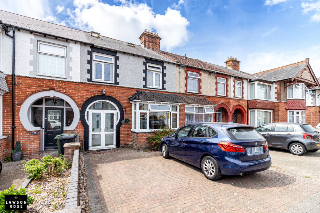 3 bedroom house for sale, Hawthorn Crescent, Cosham, PO6