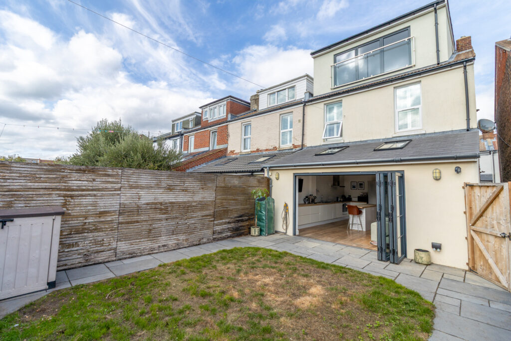 4 bedroom house Sold STC, Hunter Road, Southsea, PO4 – photo 39