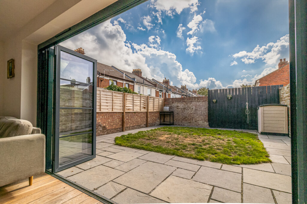 4 bedroom house Sold STC, Hunter Road, Southsea, PO4 – photo 15