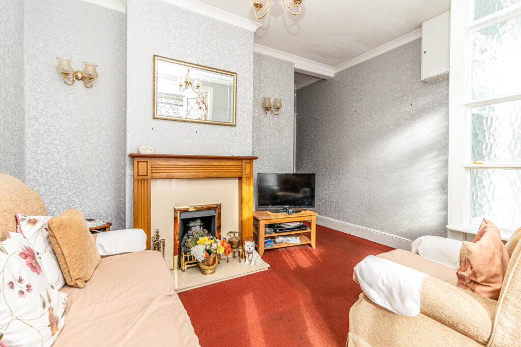 2 bedroom house for sale, Sutherland Road, Southsea, PO4 – photo 3