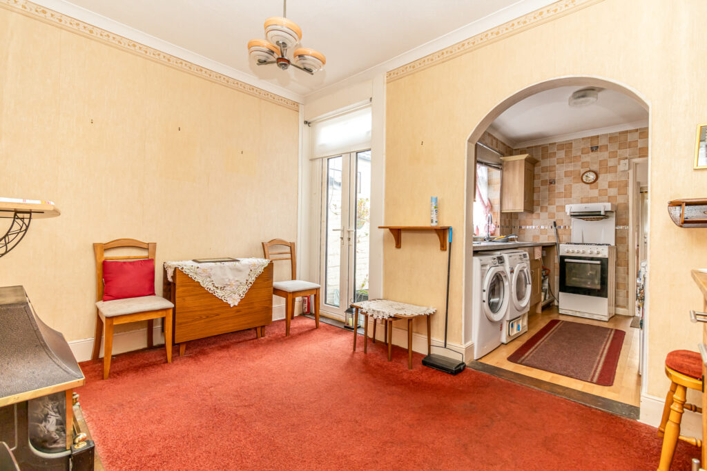 2 bedroom house for sale, Sutherland Road, Southsea, PO4 – photo 5