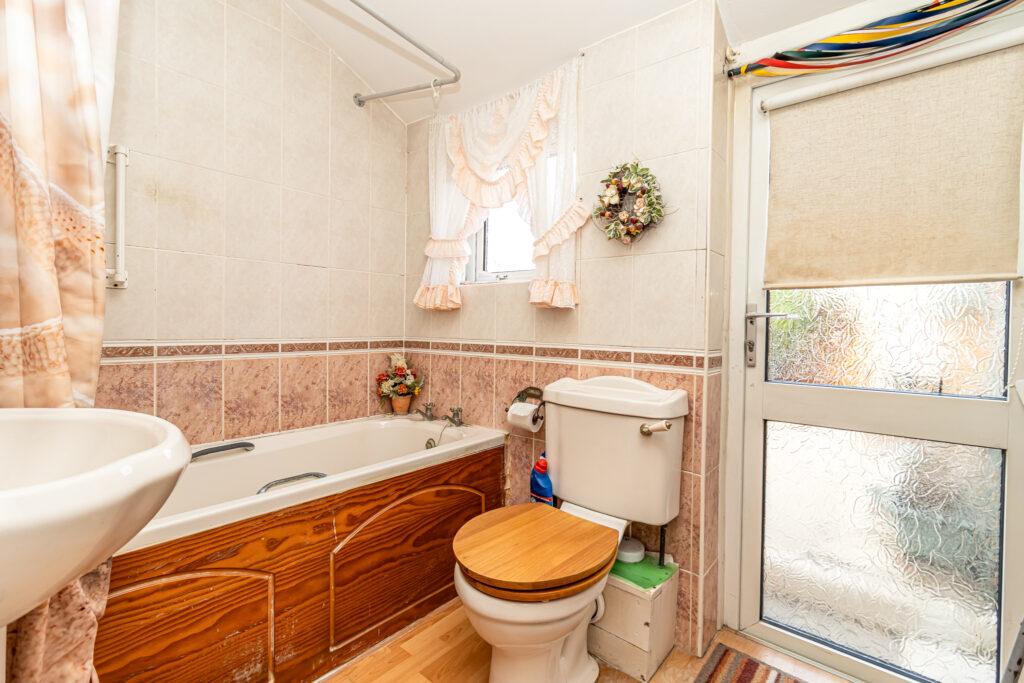2 bedroom house for sale, Sutherland Road, Southsea, PO4 – photo 6